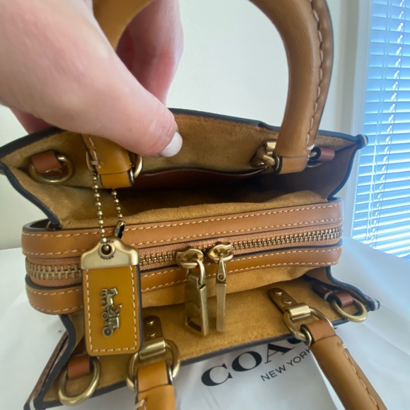 COACH 1941 Rogue 17 / Signature Textile Jacquard / Duck Motif - Picture 10 of 16